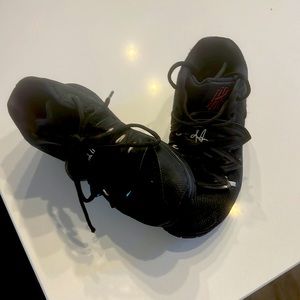 Kyrie’s flytrap size 2.5y